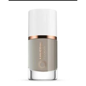 New MINERAL FUSION Vegan Nail Polish,"Pearl Grey" Gray‎ Non-Toxic, Cruelty-Free